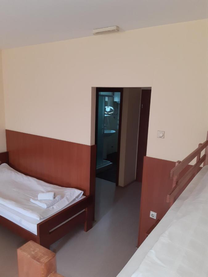Accommodation Elegance Ni Dış mekan fotoğraf