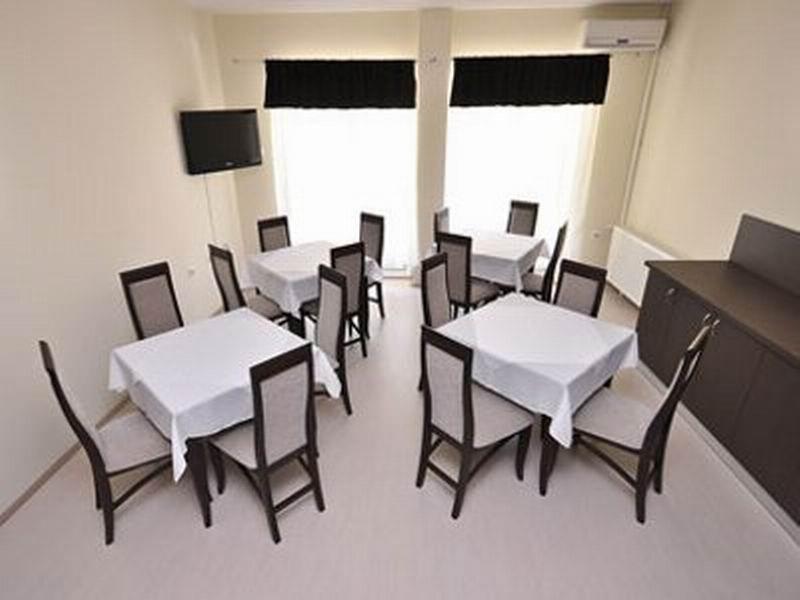 Accommodation Elegance Ni Restoran fotoğraf