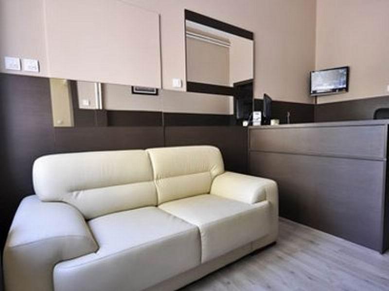Accommodation Elegance Ni Dış mekan fotoğraf