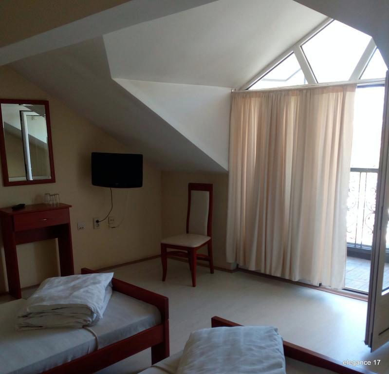 Accommodation Elegance Ni Dış mekan fotoğraf