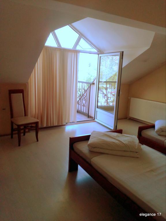 Accommodation Elegance Ni Dış mekan fotoğraf