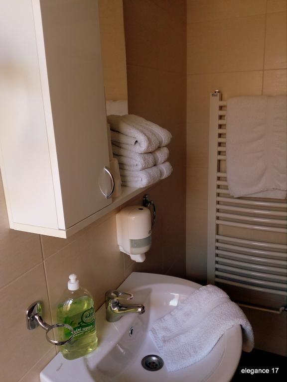 Accommodation Elegance Ni Dış mekan fotoğraf