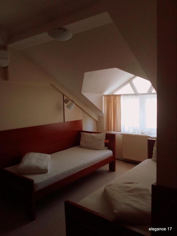 Accommodation Elegance Ni Dış mekan fotoğraf