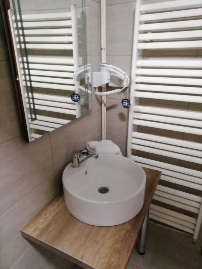 Accommodation Elegance Ni Dış mekan fotoğraf