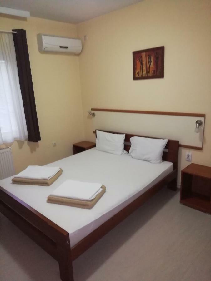 Accommodation Elegance Ni Dış mekan fotoğraf