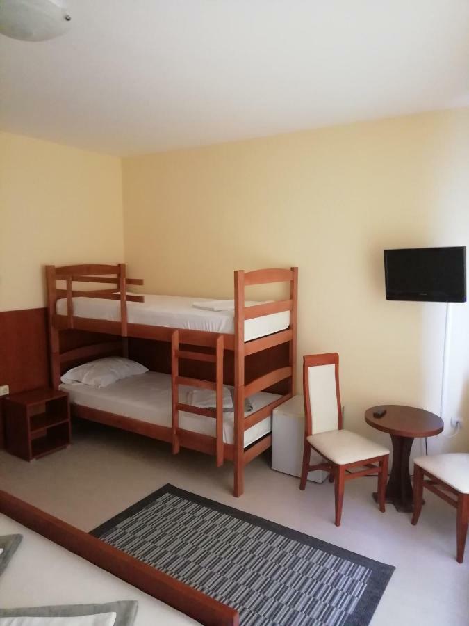 Accommodation Elegance Ni Dış mekan fotoğraf