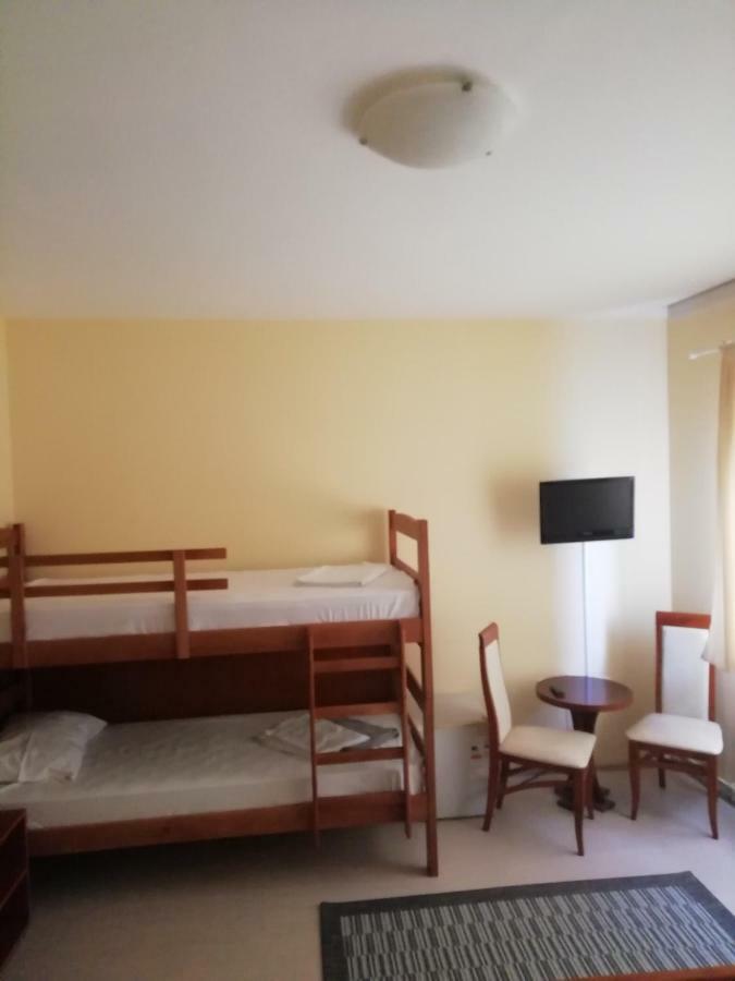 Accommodation Elegance Ni Dış mekan fotoğraf
