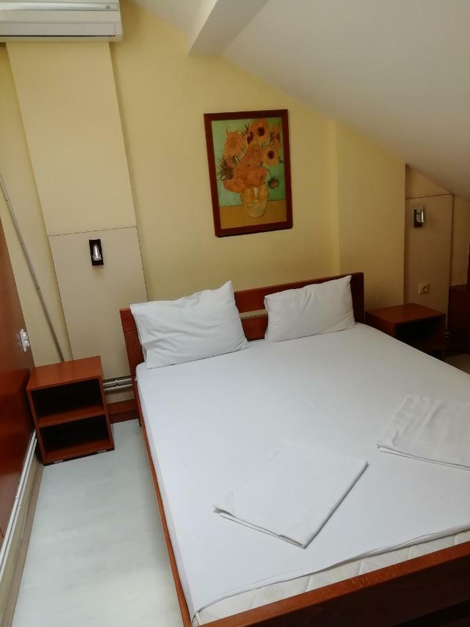 Accommodation Elegance Ni Dış mekan fotoğraf