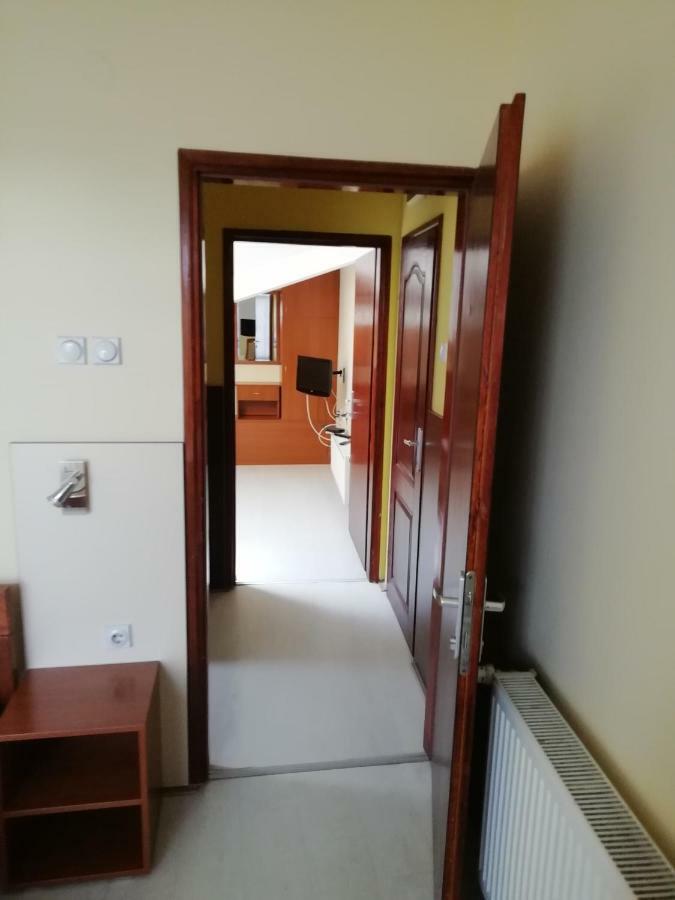 Accommodation Elegance Ni Dış mekan fotoğraf
