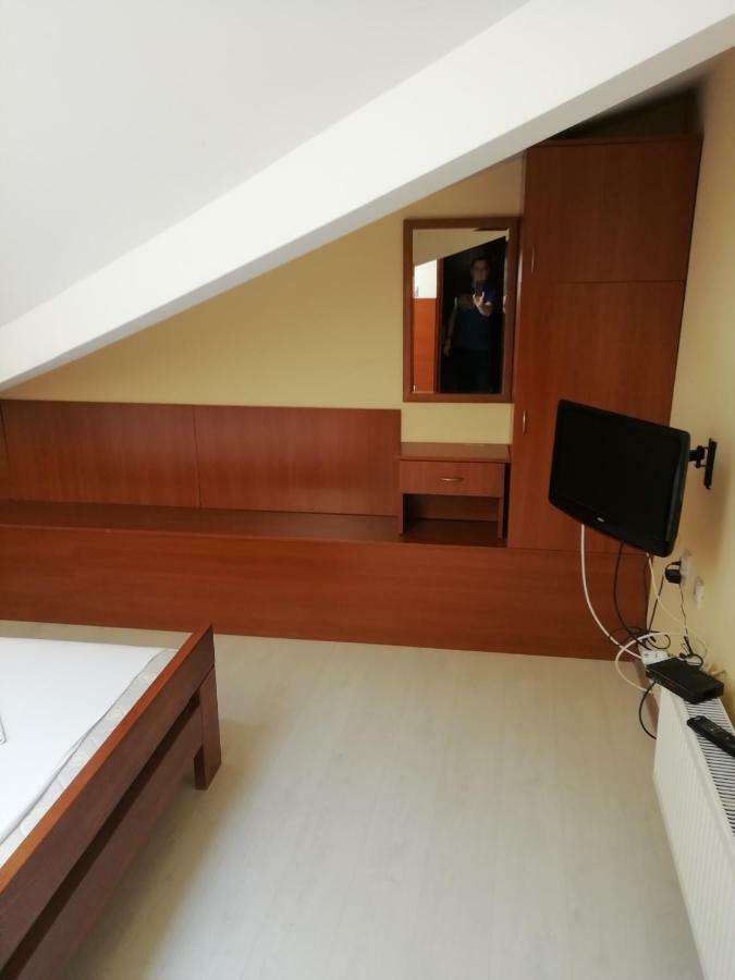 Accommodation Elegance Ni Dış mekan fotoğraf
